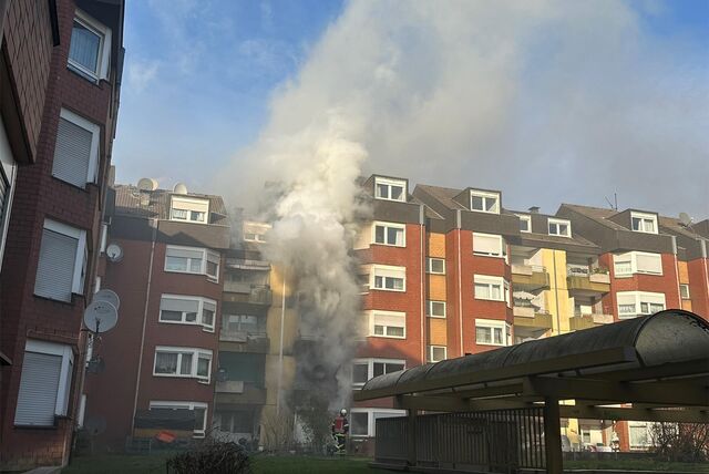 Feuerwehr an der Uhlandstraße.