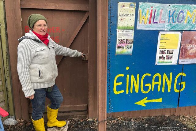 Dorothee Zijp am NaBeBa-Eingang.