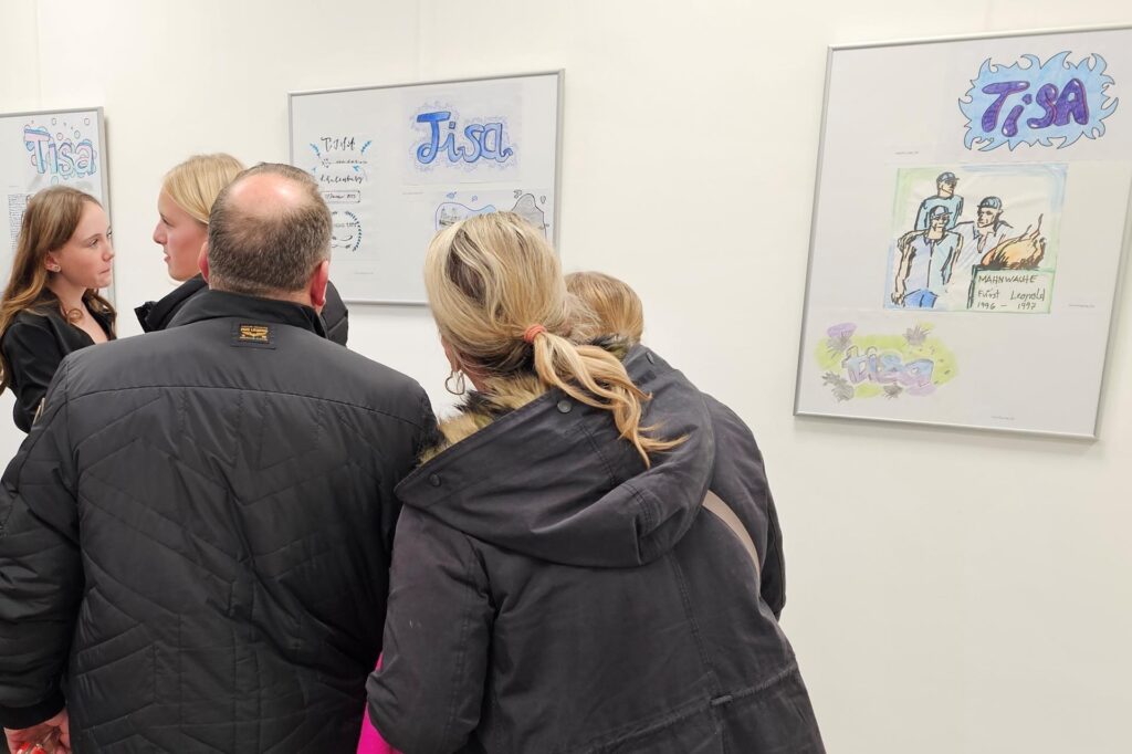 Die Schüler der Realschule haben sich in ihren Werken künstlerisch mit der Dorstener Ehrenbürgerin Tisa auseinandergesetzt.