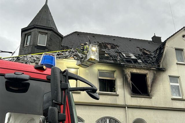 Brand an der Kreisstraße in Niederaden