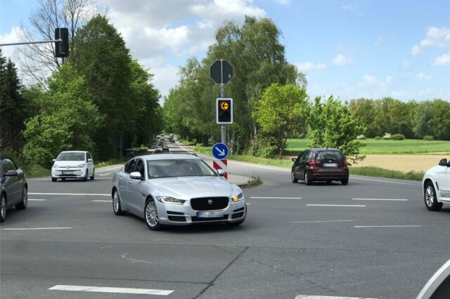 Mehrfach gab es 2021 Unfälle beim Linksabbiegen an der Kreuzung Sythener Straße / Münsterstraße.