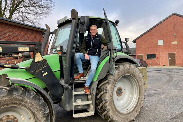 Landwirt Bernd Greiwing aus Waltrop auf seinem Traktor