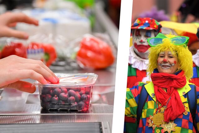 Collage: Links zieht eine Kassiererin in einem Supermarkt eine Packung Blaubeeren über das Einkaufsband, rechts winkt eine an Karneval als Clown verkleidete Frau.
