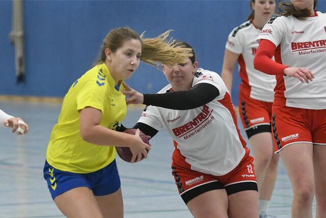 Trotz eines 12:16 in der 36. Minute hatten die Landesliga-Handballerinnen des TuS Ickern im Kellerduell mit dem Wiedenbrücker TV am Ende mit 29:23 die Nase vorn.