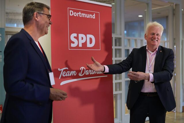 Nach der Kommunal- bzw. OB-Wahl 2020 folgte Westphal (l.) auf Sierau. Ähnliches soll nun im RWE-Aufsichtsrat passieren.