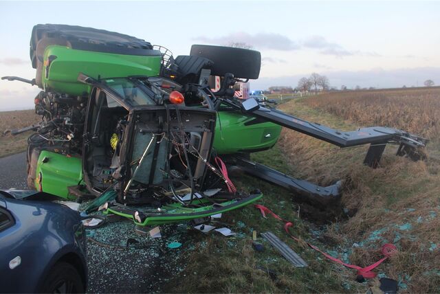 Im Kreis Düren ist ein Traktor umgekippt. Schaden: 150.000 Euro