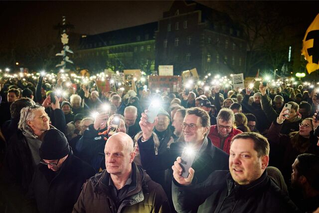 NRW-Ministerpräsident Hendrik Wüst nahm auch bei einer Demonstration teil.