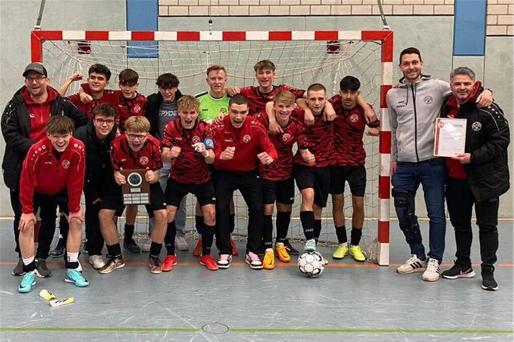Die B-Junioren des SV Schermbeck überraschten bei der Hallenkreismeisterschaft. Die B-Junioren des SV Schermbeck überraschten bei der Hallenkreismeisterschaft.