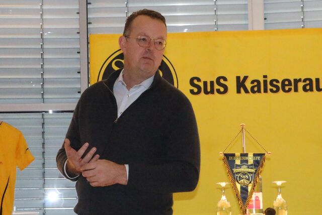 Wilfried Busch vom Fußballverband Westfalen erklärte, wie das Sport-Centrum zur ersten Adresse der Albanischen Nationalmannschaft wurde.