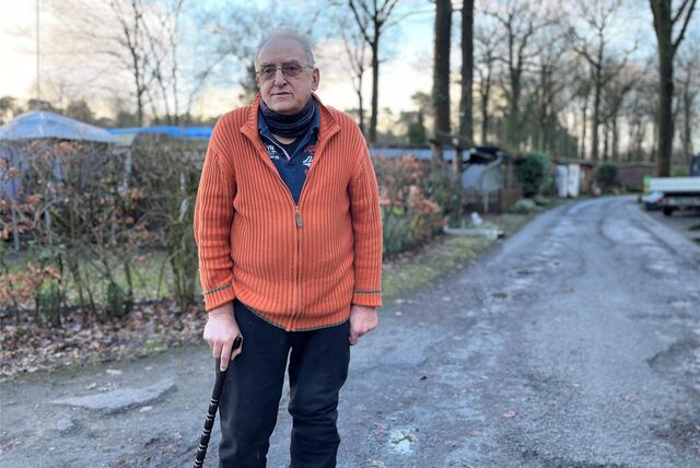 Gerhard Tischner steht auf dem Campingplatz Hoher Niemen in Haltern