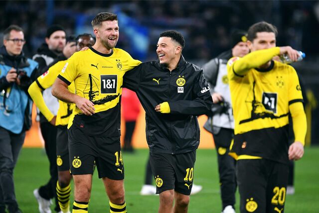 Niclas Füllkrug jubelt gemeinsam mit Jadon Sancho.
