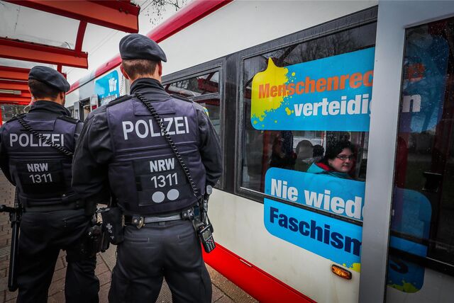versucht Raub Vater Familienvater Herner Unbekannte Kinder Auseinandersetzung Raub Körperverletzung