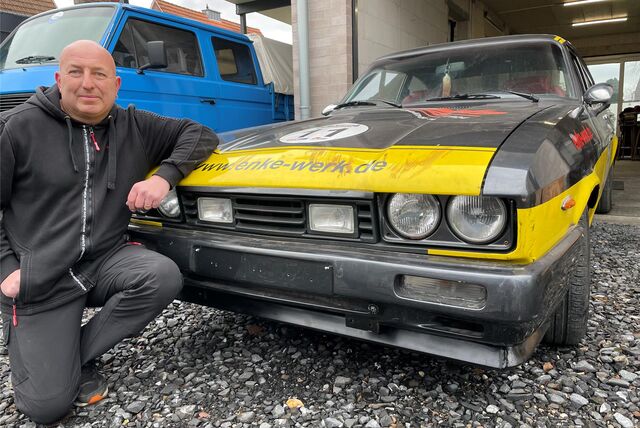 Jörg Honekamp vor seinem Ford Capri