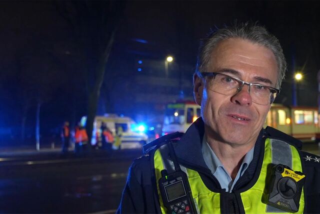 Nach einem tödlichen Unfall an der B1 in Dortmund schildert ein Polizeisprecher, wie die Lage ist.