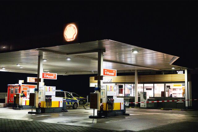 Die Shell-Station an der Wittener Straße wurde am Samstagabend überfallen.
