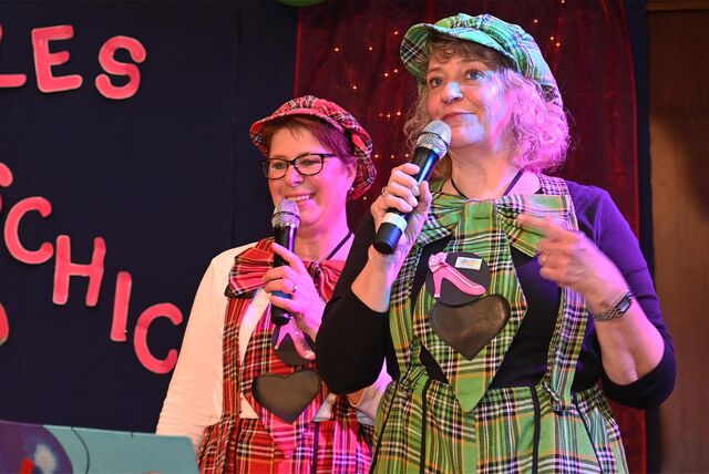 Die Theatergruppe der KFD St. Nikolaus begeisterte im Saal Schult.
