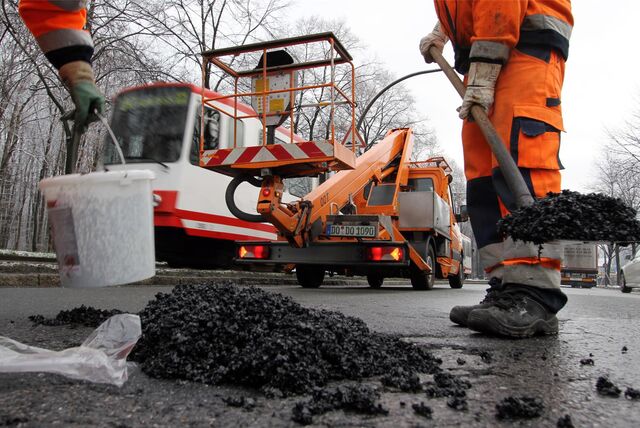 Die Schäden im Dortmunder Straßennetz sollen schneller beseitigt werden – sowohl auf den Neben- als auch auf einigen Hauptstraßen.