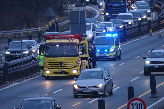Die Feuerwehr Castrop-Rauxel war am Mittwoch (7.2.) auf der A2 im Einsatz.