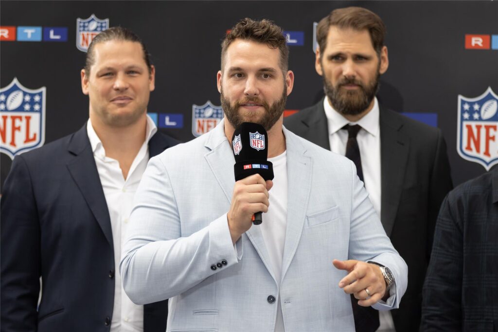 Die ehemaligen NFL-Spieler Markus Kuhn, Björn Werner und Sebastian Vollmer (v.l.) werden als TV-Experten für RTL vorgestellt. Die ehemaligen NFL-Spieler Markus Kuhn, Björn Werner und Sebastian Vollmer (v.l.) werden als TV-Experten für RTL vorgestellt.