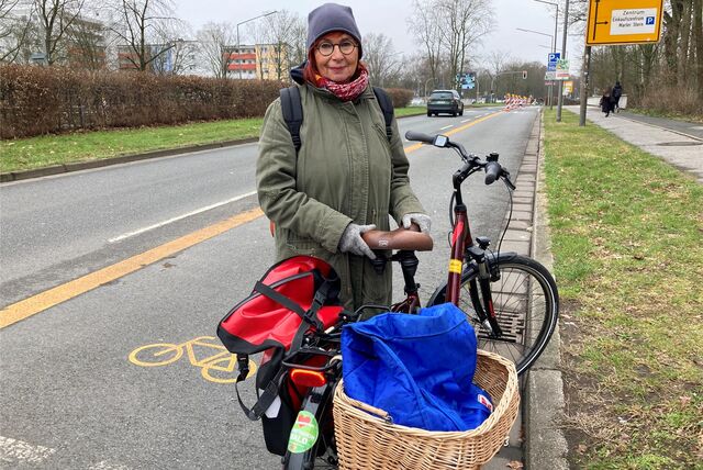 Ulla Fries-Langer auf dem Radschnellweg