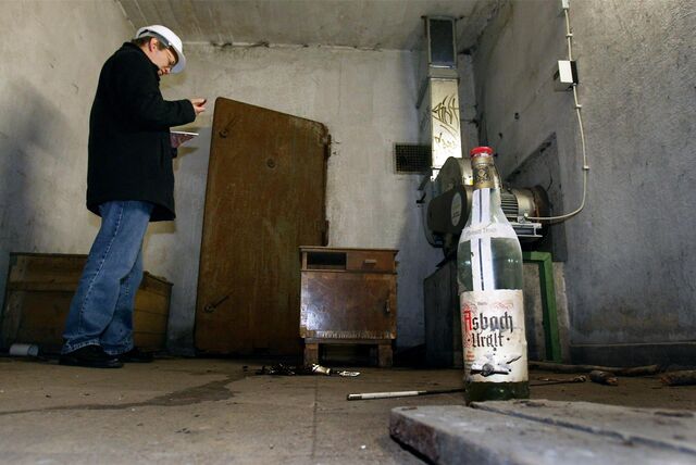 Unser Reporter Oliver Volmerich besichtigte das Bunkerhotel im Jahr 2005. Damals war es schon 21 Jahre außer Betrieb.
