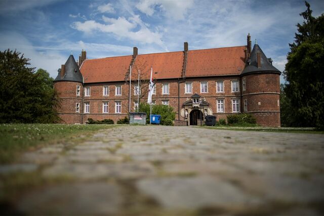 Ein ehemaliger Pfleger in der LWL-Klinik am Schlosspark (Bild) soll sich einer psychisch labilen Patientin (20) sexuell genähert haben – zunächst mit Worten, dann auch mit seinen Händen.