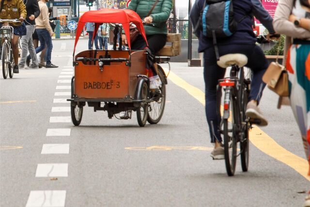 Fahrradverkehr auf einer Straße