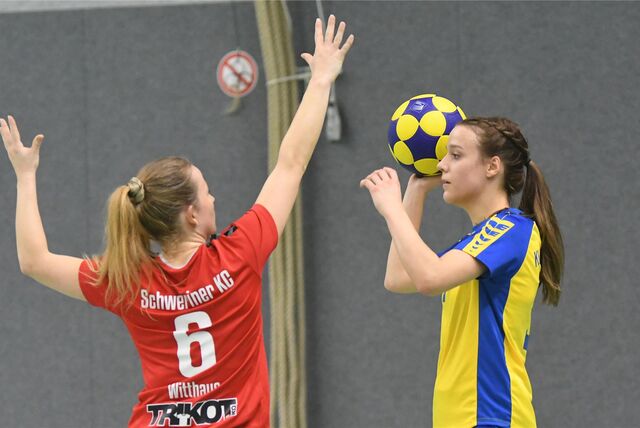 Einen überraschend deutlichen 33:20-Sieg feierte der Schweriner KC in der Korfball-Regionalliga gegen seinen Tabellennachbarn KV Adler Rauxel.