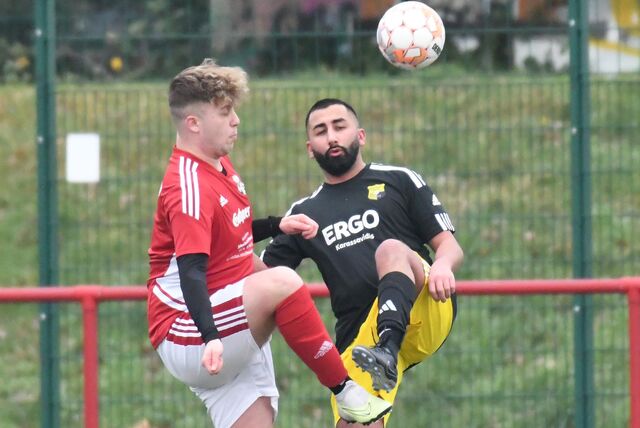 Haldun Gülünoglu, Trainer der SF Habinghorst/Dingen II (hier im Spiel gegen TuS Bövinghausen II), nimmt Stellung zum Spielabbruch in der Kreisliga C.