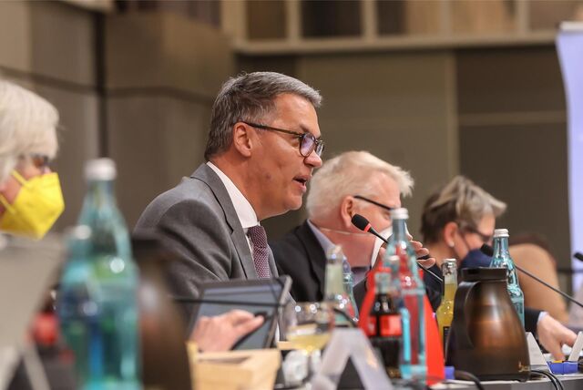 Die Grün-Schwarze Projektpartnerschaft steht stabil: Der Versuch von SPD-OB Thomas Westphal, einen Keil zwischen Grüne und CDU zu treiben, hat bislang nicht funktioniert.