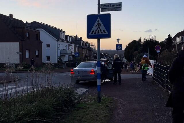 Vor vielen Schulen in Haltern hält morgens ein Elterntaxi nach dem anderen.