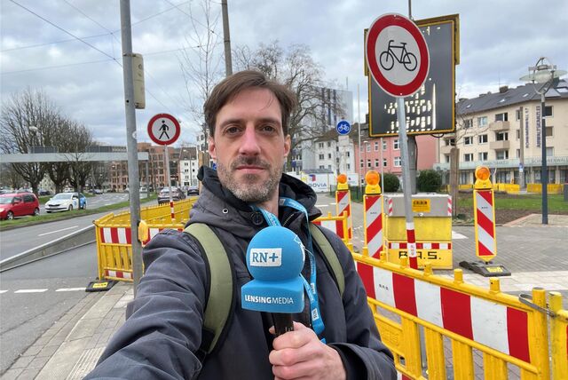 Vom Wall in Dortmund berichtet Reporter Tim Schulze. Er steht an einer Baustelle
