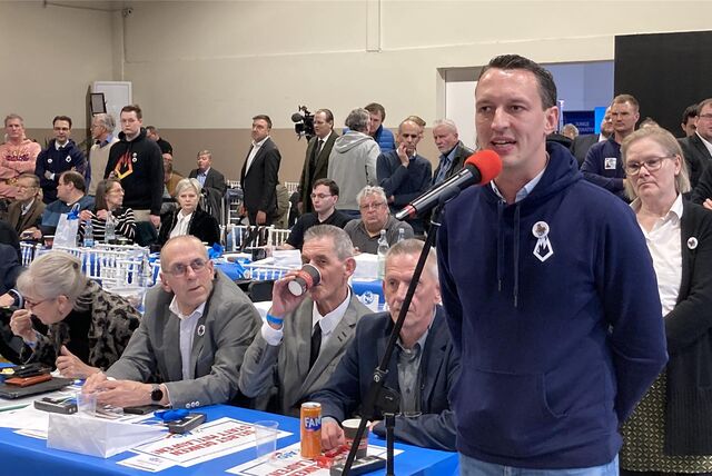 Der Dortmunder Rechtsextremist Matthias Helferich fordert vom AfD-Landesparteitag in Marl uneingeschränkte Solidarität für die vom Verfassungsschutz als rechtsextrem eingestufte „Junge Alternative“.