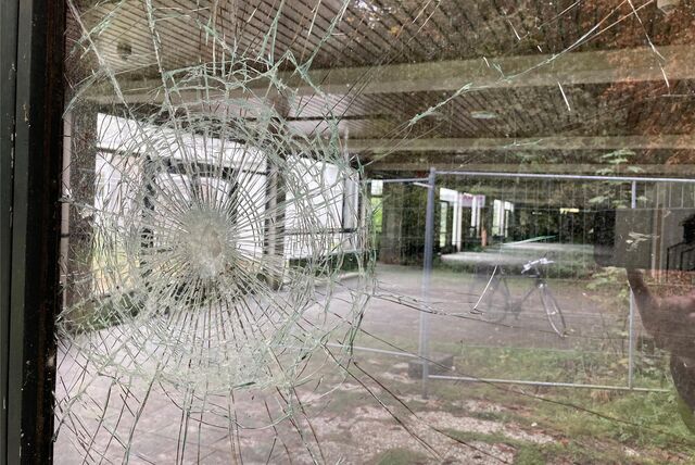 Blick in die leerstehende Schule an der Kampstraße.