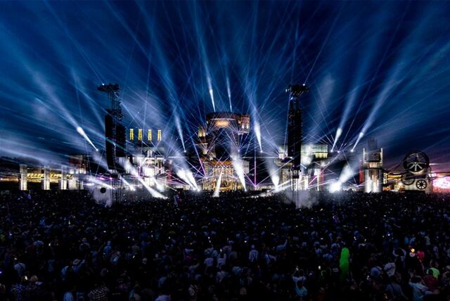 Dimitri Vegas & Like Mike spielen 2023 auf der Hauptbühne beim Parookaville.