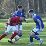 Beim TuS Henrichenburg (rote Hemden) hatte die SG Horneburg mit 4:2 die Nase vorn,