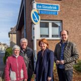 Das Schild am Gänsebrink enthüllte der Vorstand der Marler Bürgerstiftung.
