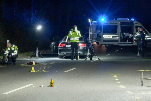 Die Spurensicherung der Polizei untersucht einen Unfallort in Recklinghausen
