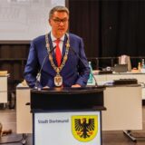 OB Thomas Westphal vor dem Dortmunder Stadtrat.