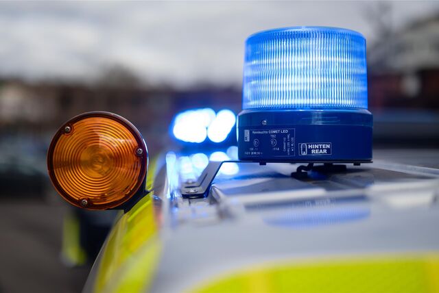 Blaulicht an einem Polizeifahrzeug