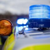 Blaulicht an einem Polizeifahrzeug