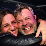 Partygäste im Vinylcafé
