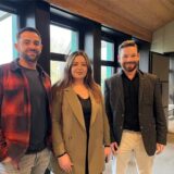 Jan-Tobias Lippoth (l.) und Ayse Bülbül kümmern sich in Haltern um die Schulverweigerer. Fachbereichsleiter Felix Groß begleitet sie bei der Arbeit.