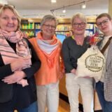 Vier Frauen in der Buchhandlung Kortenkamp