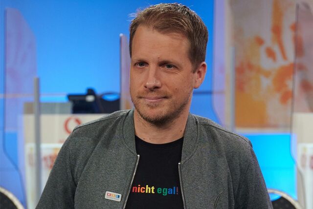 Nach einer Ohrfeige im Jahr 2022 wird der Comedian Oliver Pocher beim Prozess gegen den Rapper Fat Comedy aussagen.
