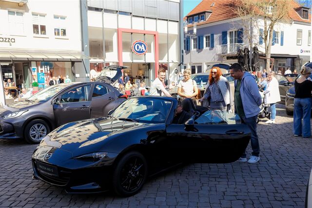Ein Wochenende lang stehen wieder Autos und kulinarische Köstlichkeiten im Mittelpunkt in der Dorstener Altstadt bei „Dorsten is(s)t mobil“.