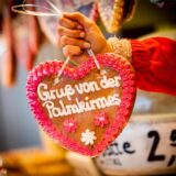 Lebkuchenherz mit der Aufschrift „Gruß von der Palmkirmes“