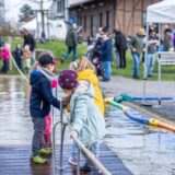 Szene mit Kindern beim Spielplatzfest am Hebewerk