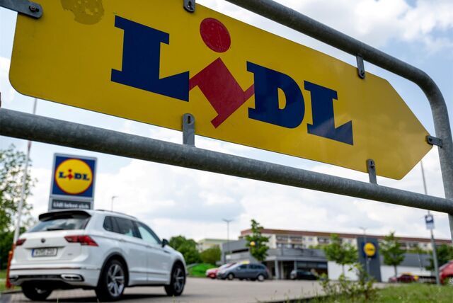 Schild am Parkplatz einer Lidl-Filiale