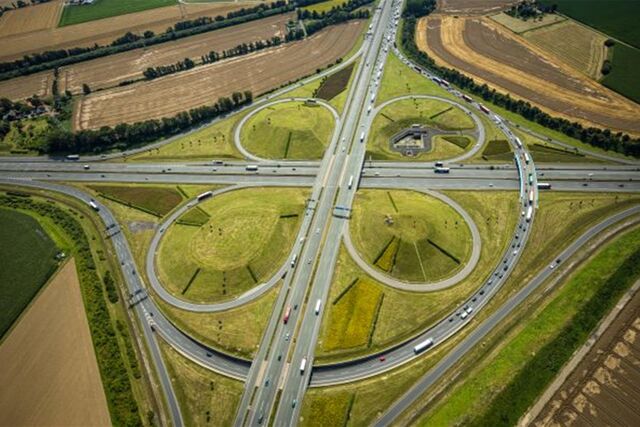 Das Kamener Kreuz von oben. Am Wochenende ist dort mit einer Sperrung zu rechnen, die einen längeren Umweg mit sich bringt.